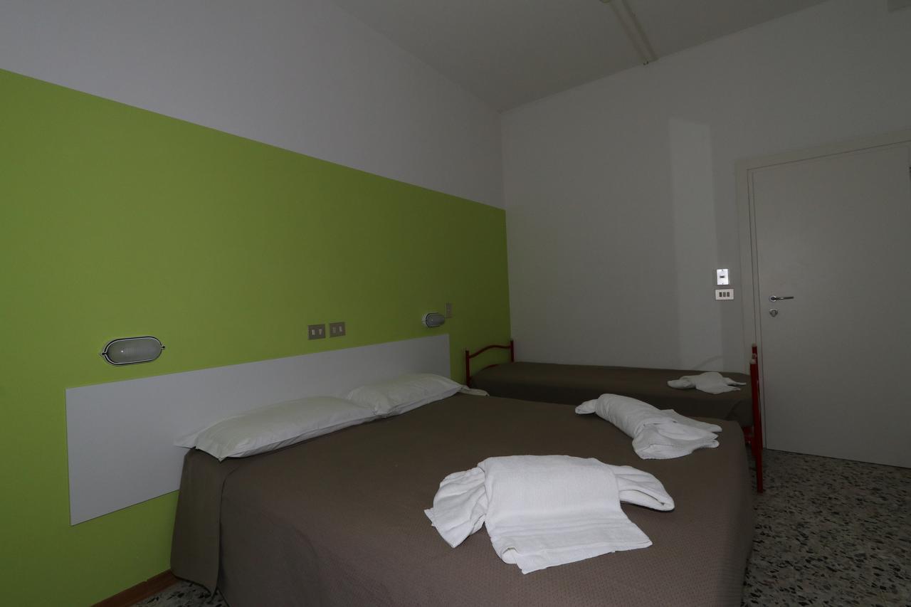 Hotel Urano 卡托利卡 外观 照片