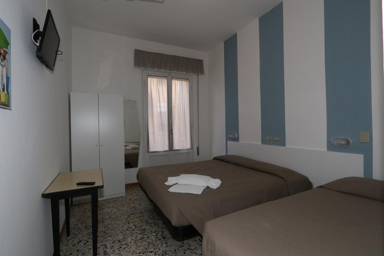 Hotel Urano 卡托利卡 外观 照片