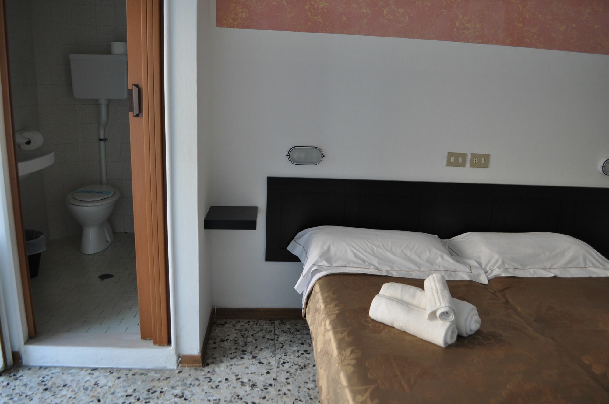 Hotel Urano 卡托利卡 外观 照片