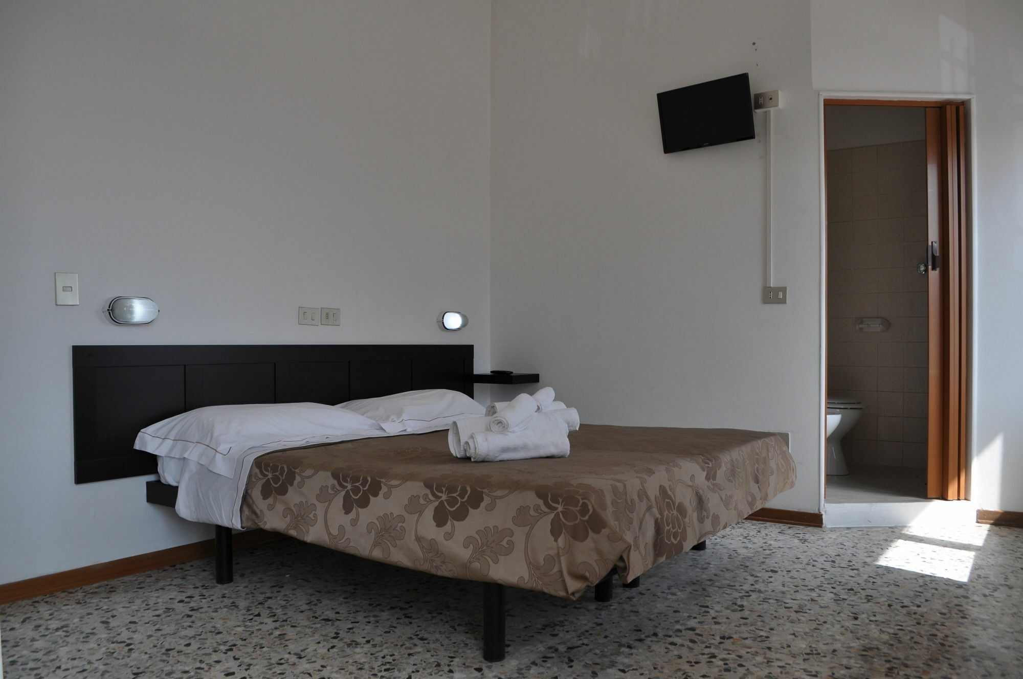 Hotel Urano 卡托利卡 外观 照片