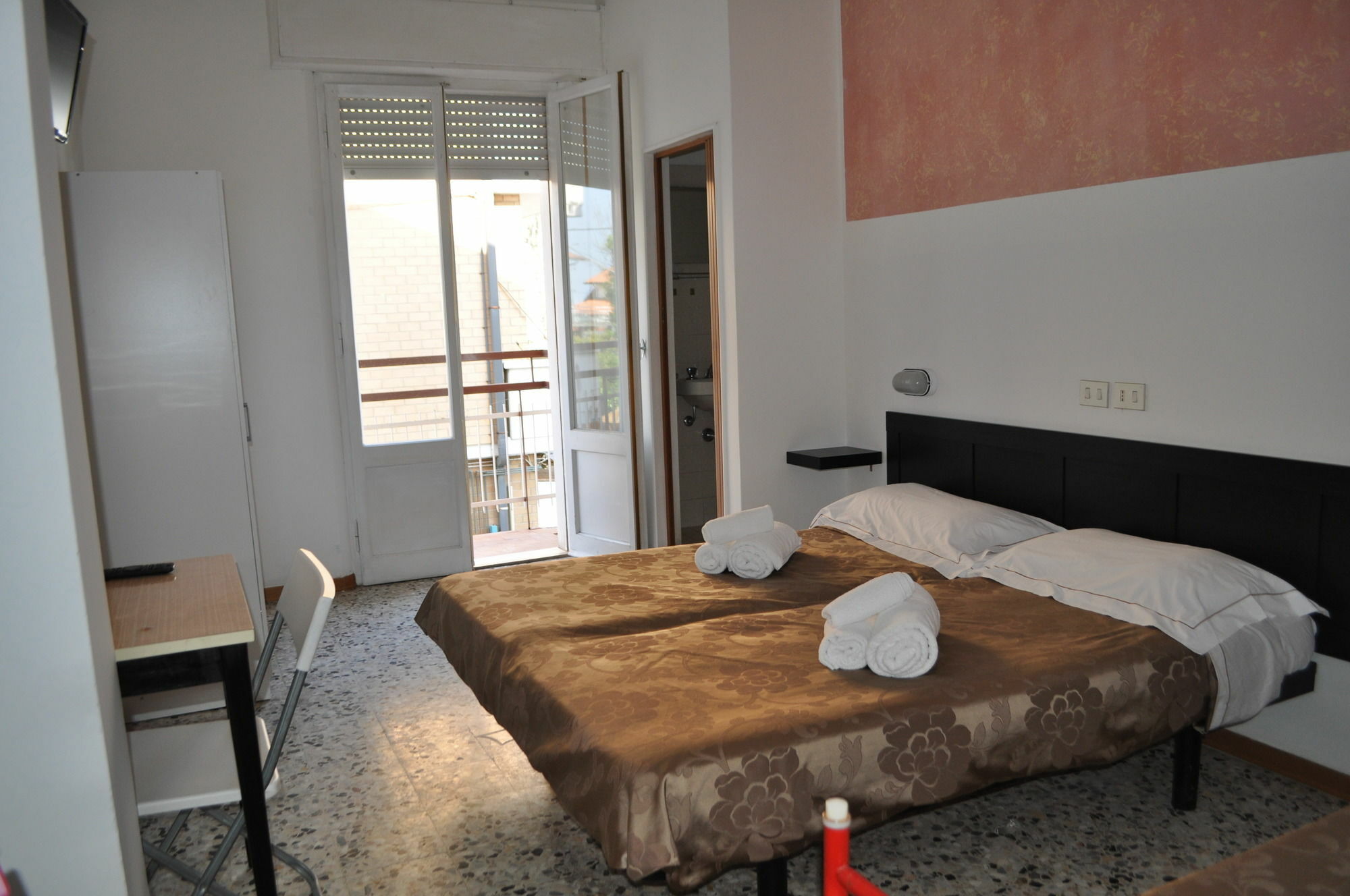 Hotel Urano 卡托利卡 外观 照片